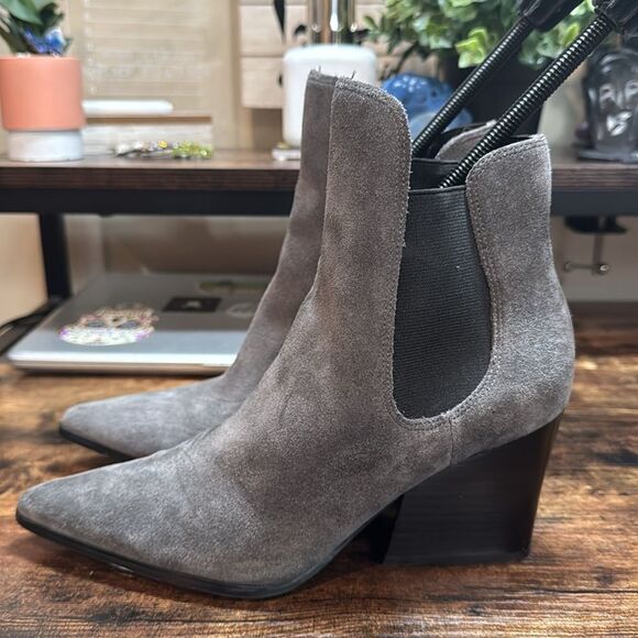 Kendall & Kylie Gray suede heeled booties size 7 - Picture 3 of 11